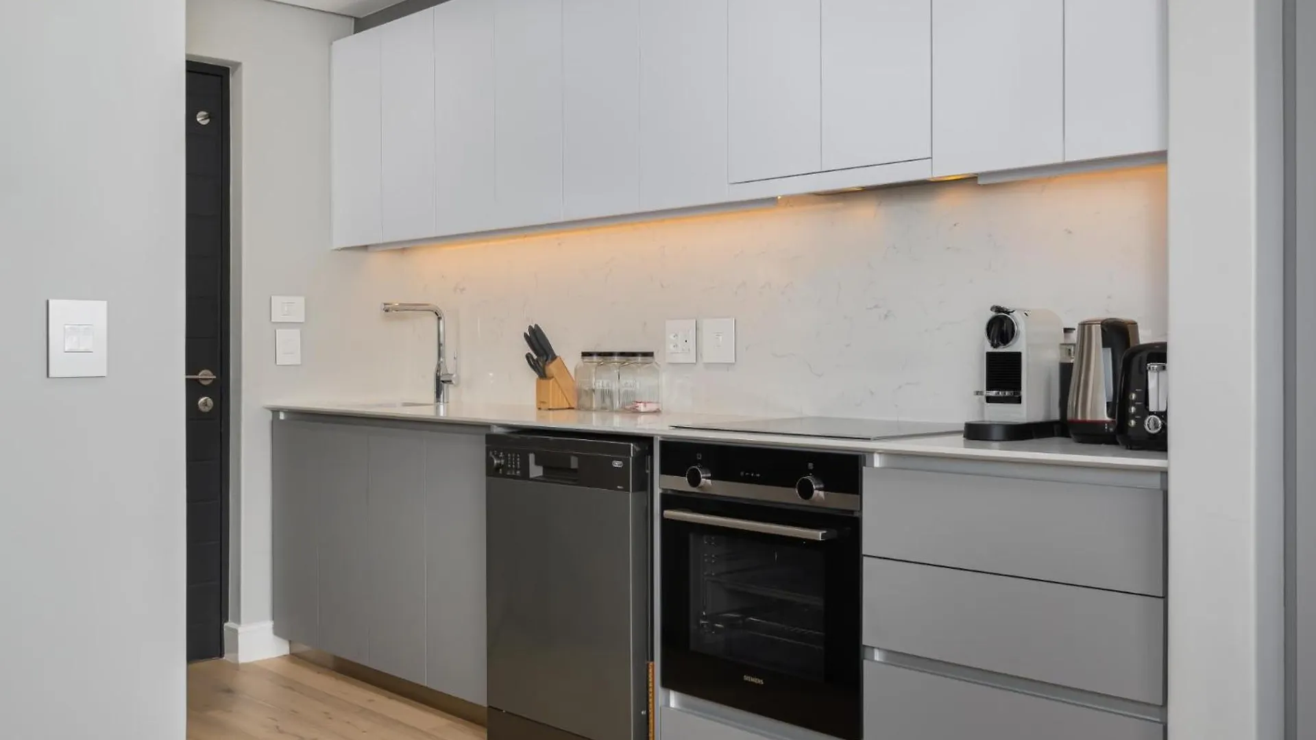 Apartment Central Secure Modern Studio W Views Bantry Pad Cape Town