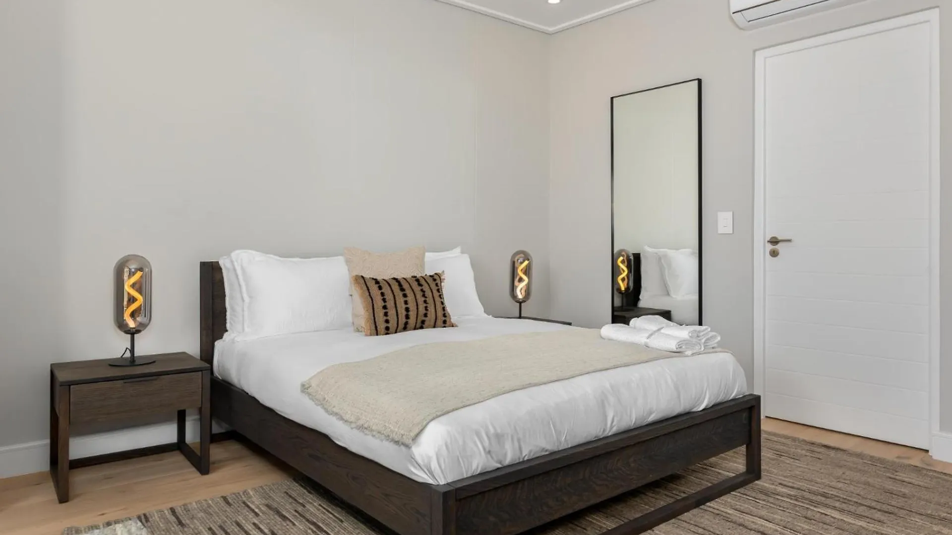 Central Secure Modern Studio W Views Bantry Pad Cape Town