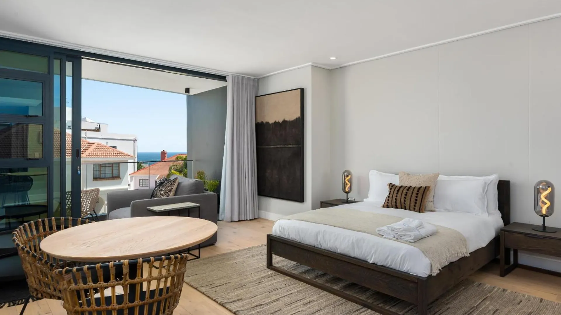 Central Secure Modern Studio W Views Bantry Pad Cape Town
