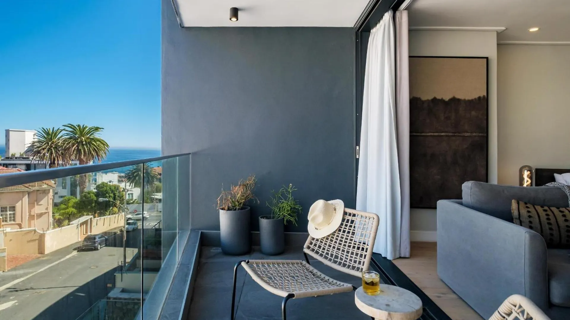 Central Secure Modern Studio W Views Bantry Pad Cape Town