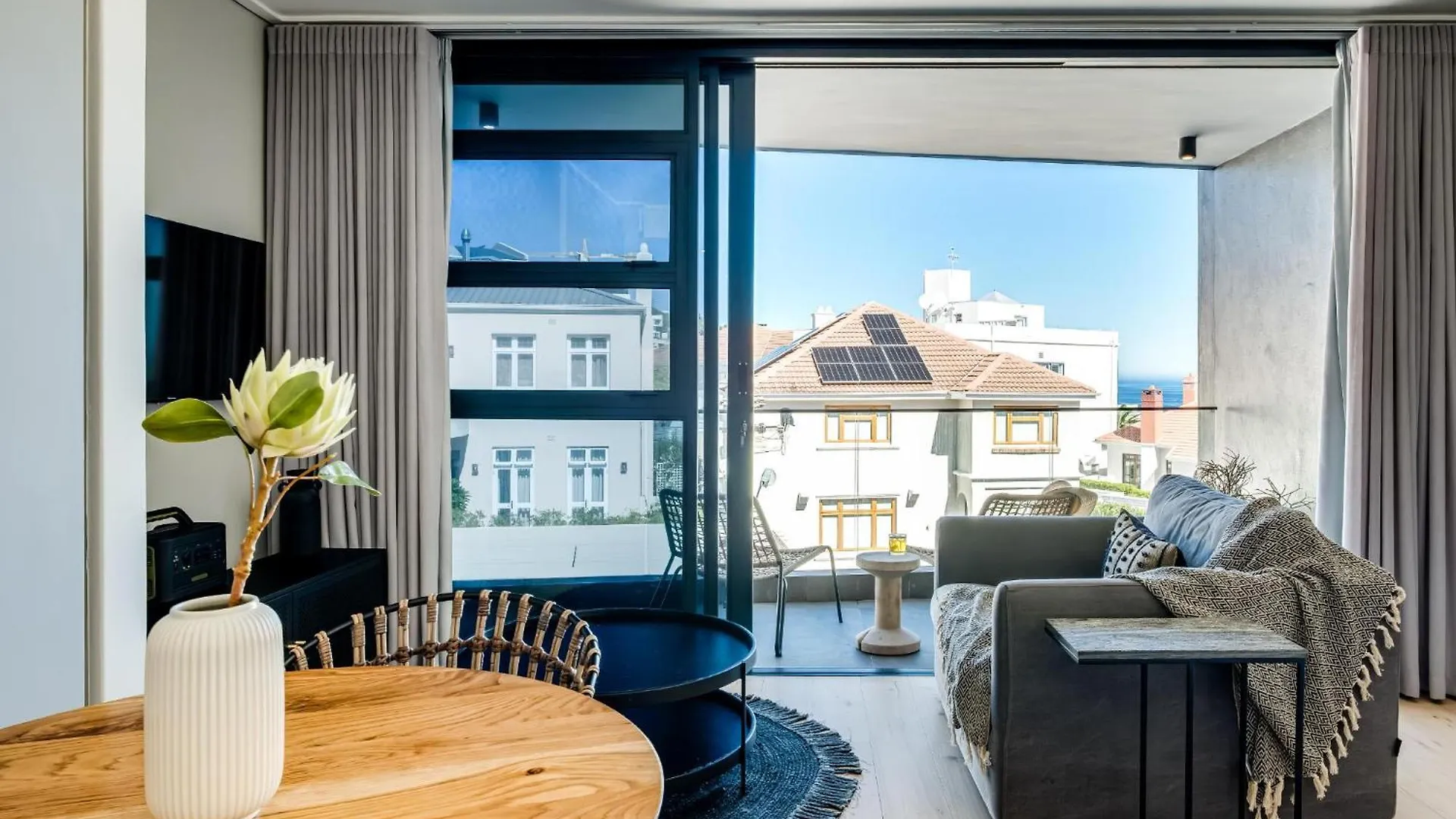 Apartment Central Secure Modern Studio W Views Bantry Pad Cape Town